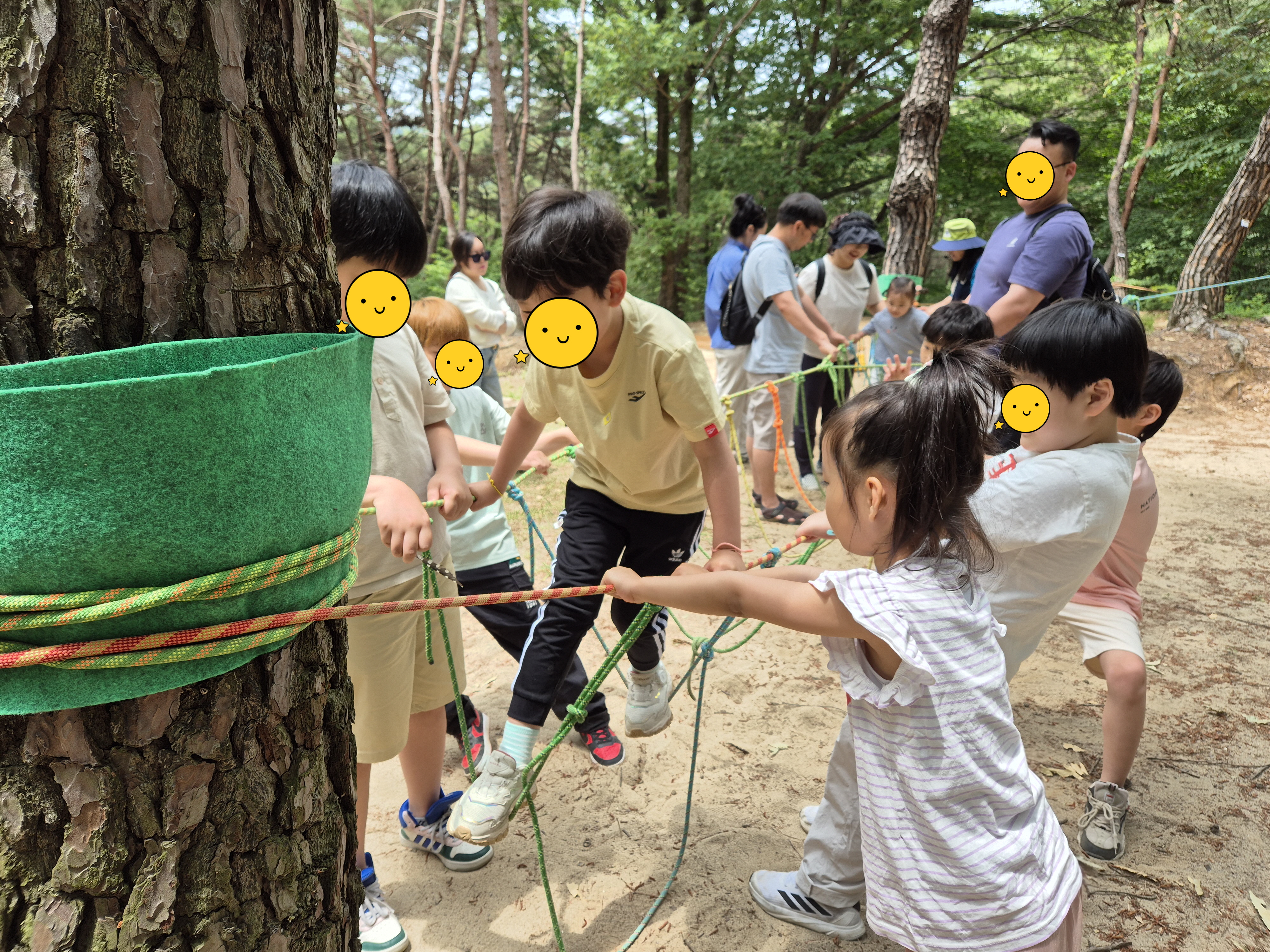 서로 도와 숲밧줄 놀이