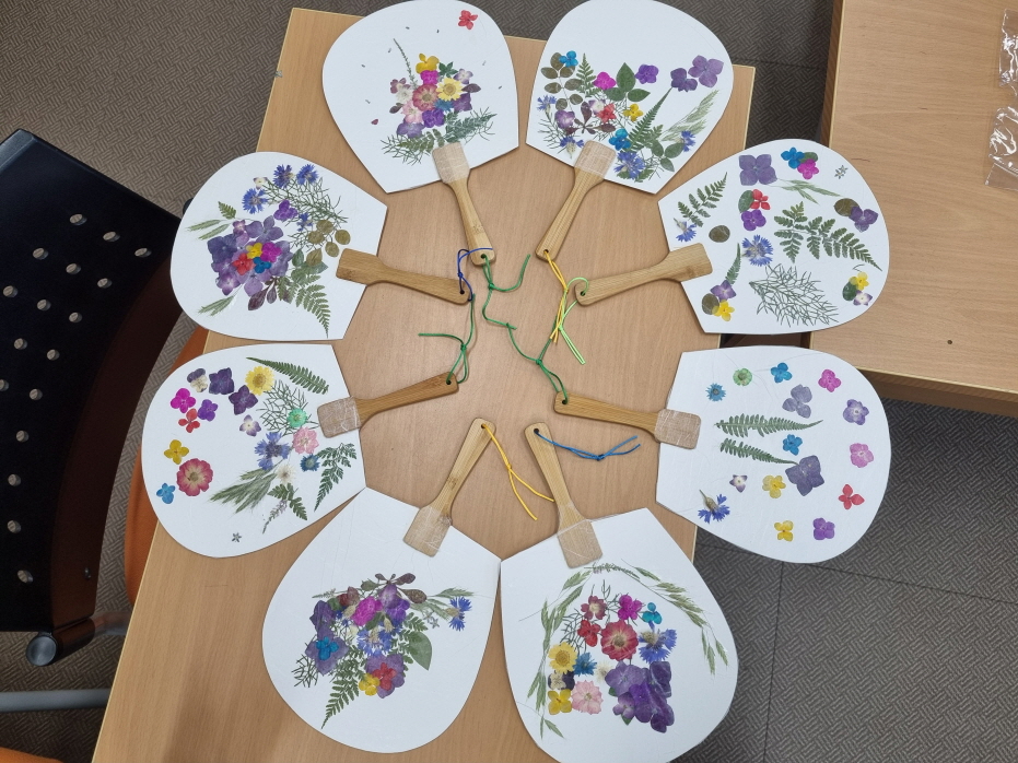 예쁜 부채 보고 가세요~~