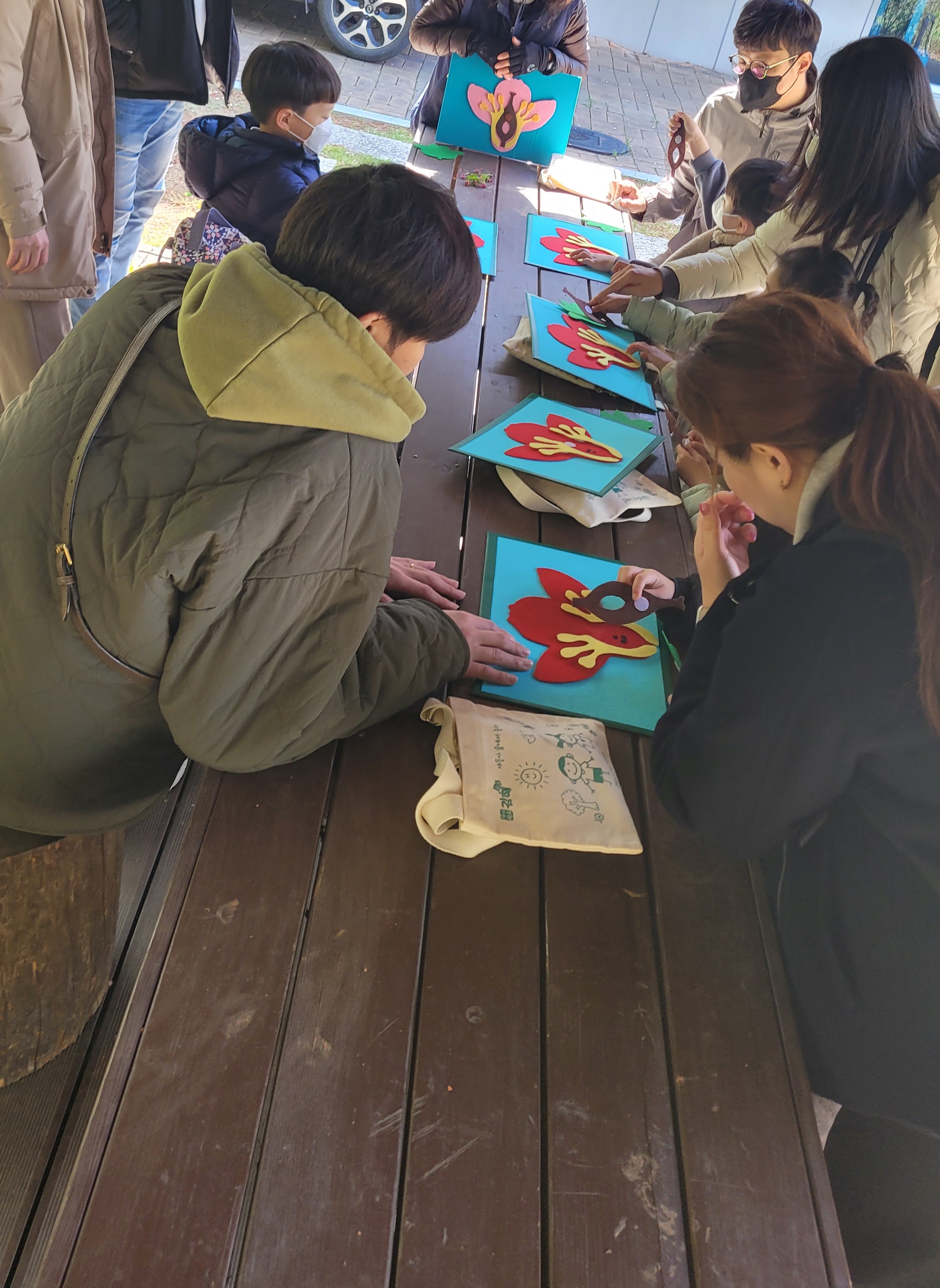 관찰 하기전에 꽃의 구조와 하는일을 알아 볼까요~