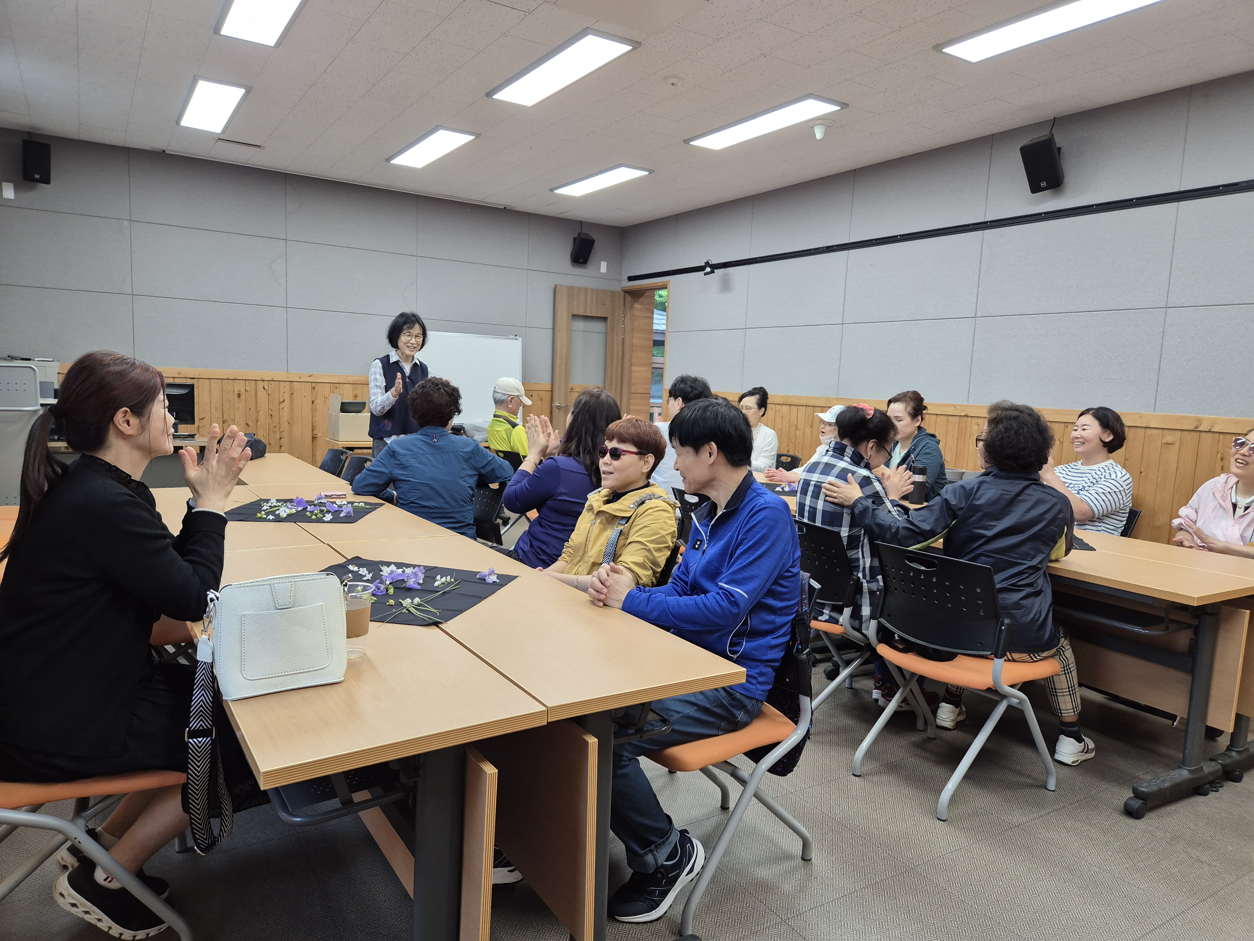 떨어진 봄꽃에 내 마음을 담아 표현하다