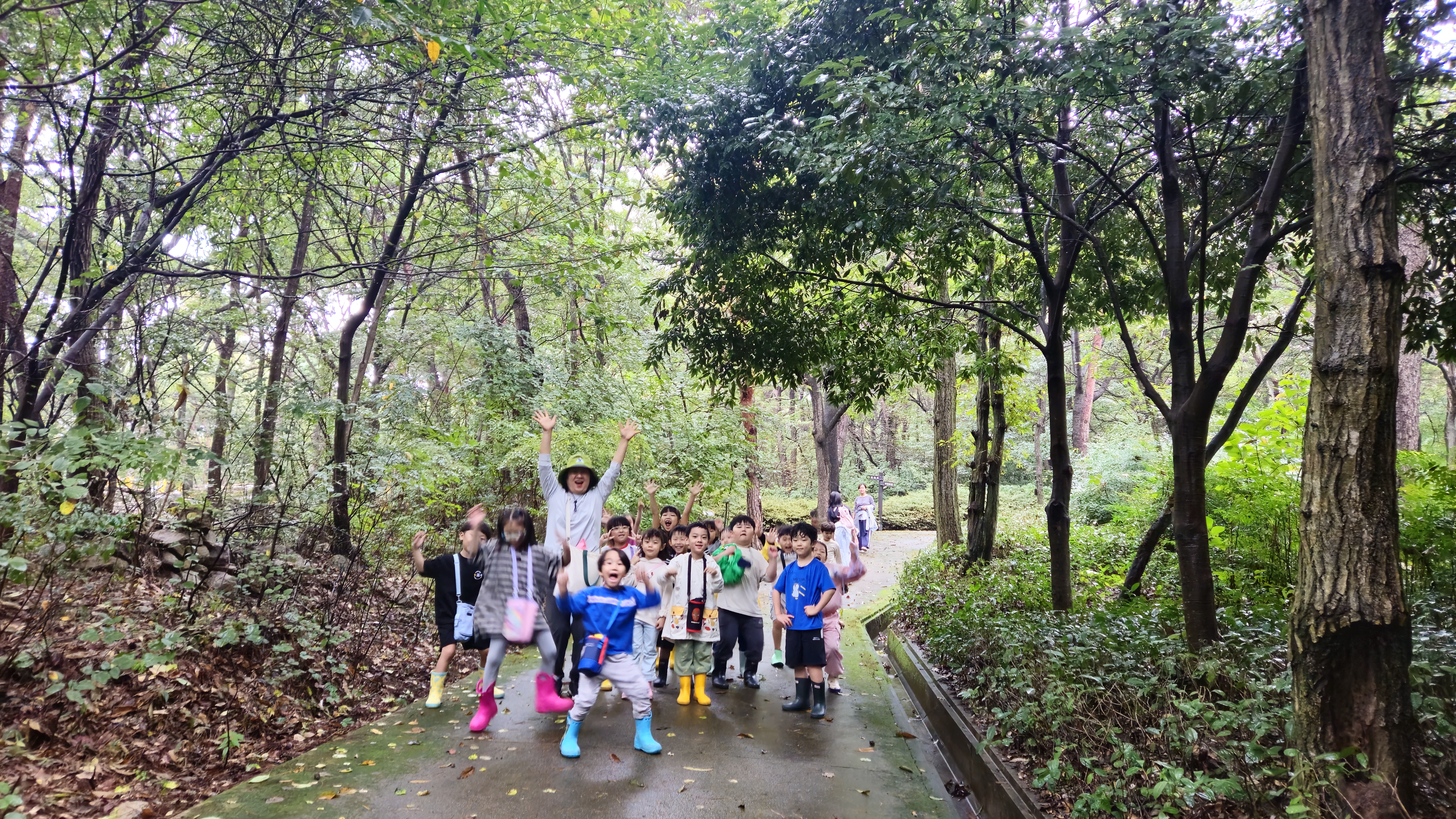 숲탐방 너무 재이있어요